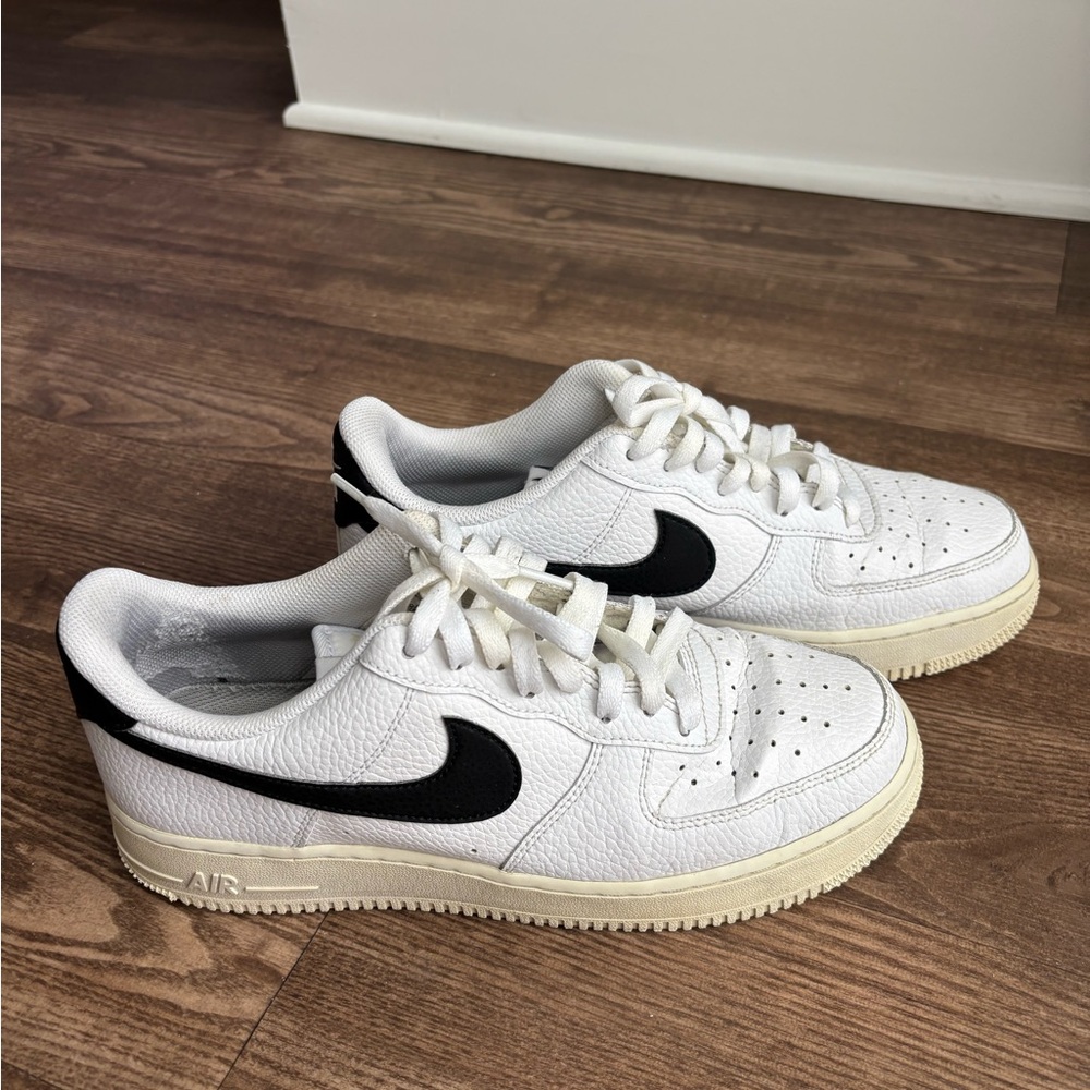 Nike Air Force 1
Black & white
Size 9
Used